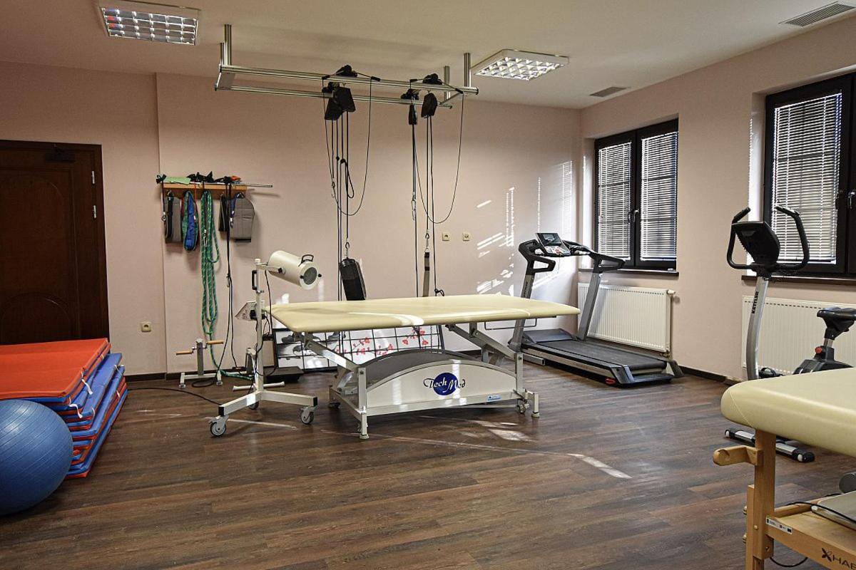 Osrodek Bialy Lew Bed & Breakfast Wojciechow  Ngoại thất bức ảnh