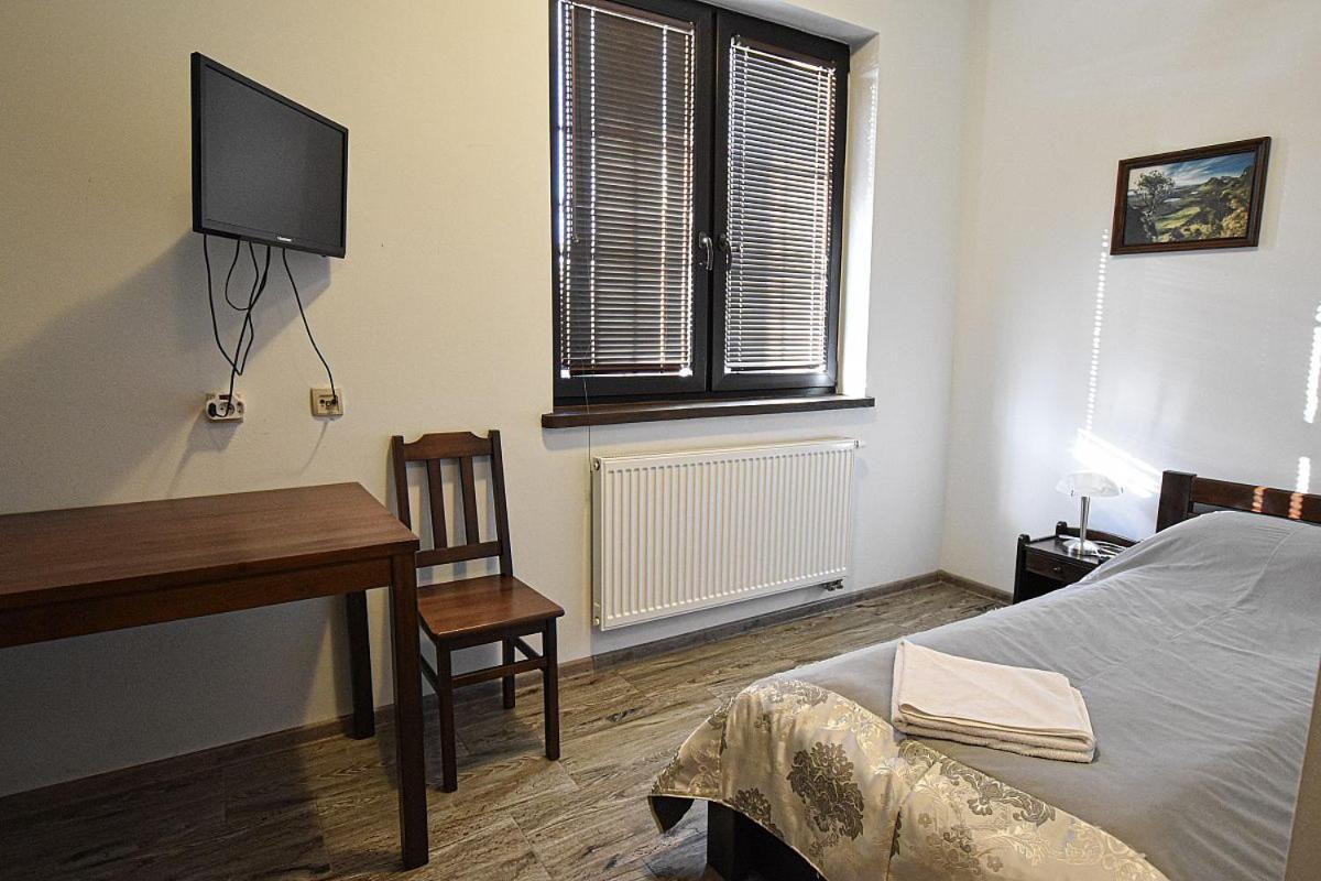Osrodek Bialy Lew Bed & Breakfast Wojciechow  Ngoại thất bức ảnh