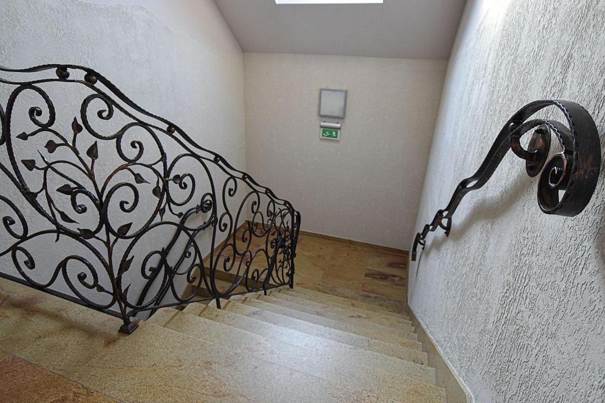 Osrodek Bialy Lew Bed & Breakfast Wojciechow  Ngoại thất bức ảnh