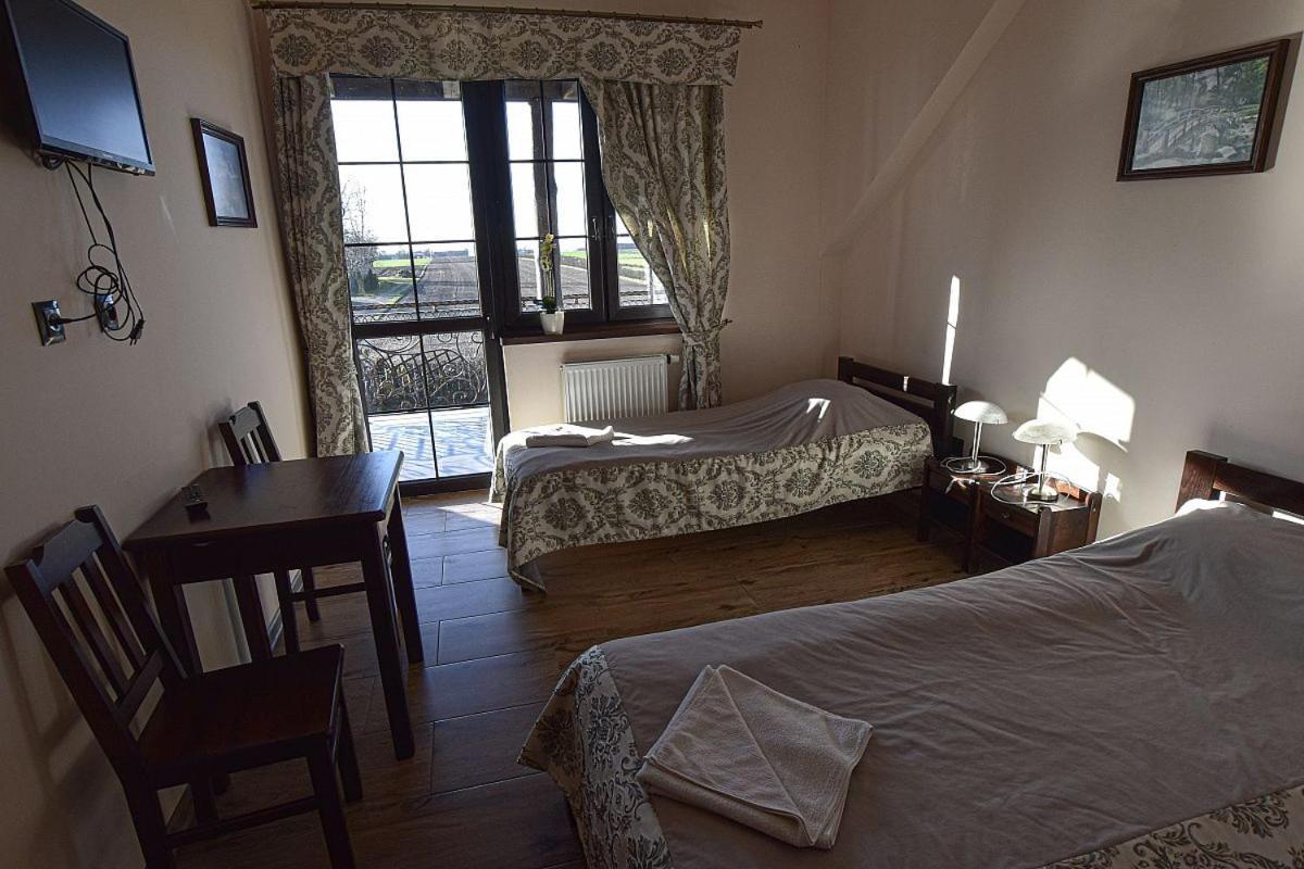 Osrodek Bialy Lew Bed & Breakfast Wojciechow  Ngoại thất bức ảnh