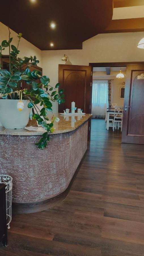 Osrodek Bialy Lew Bed & Breakfast Wojciechow  Ngoại thất bức ảnh