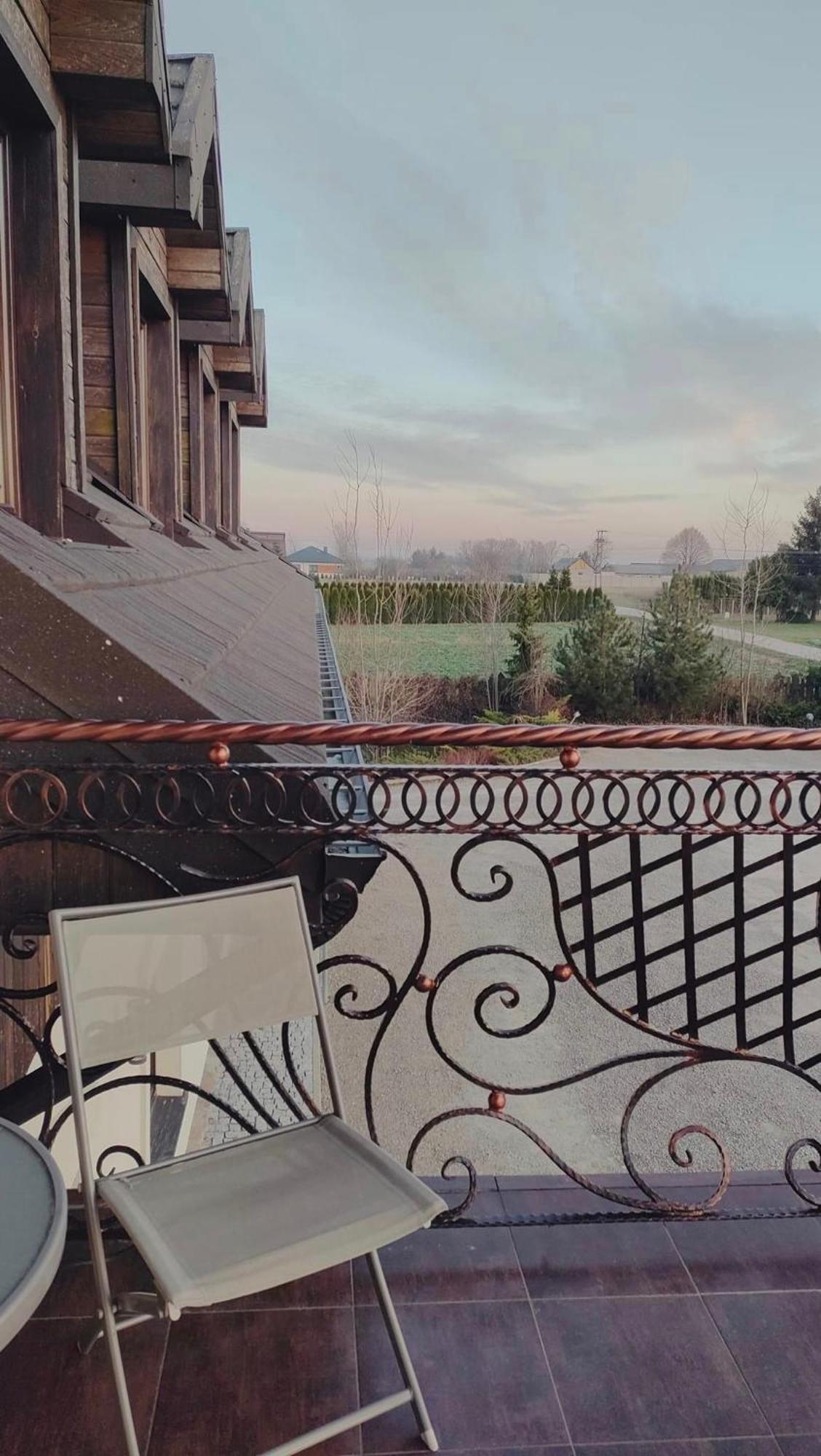 Osrodek Bialy Lew Bed & Breakfast Wojciechow  Ngoại thất bức ảnh