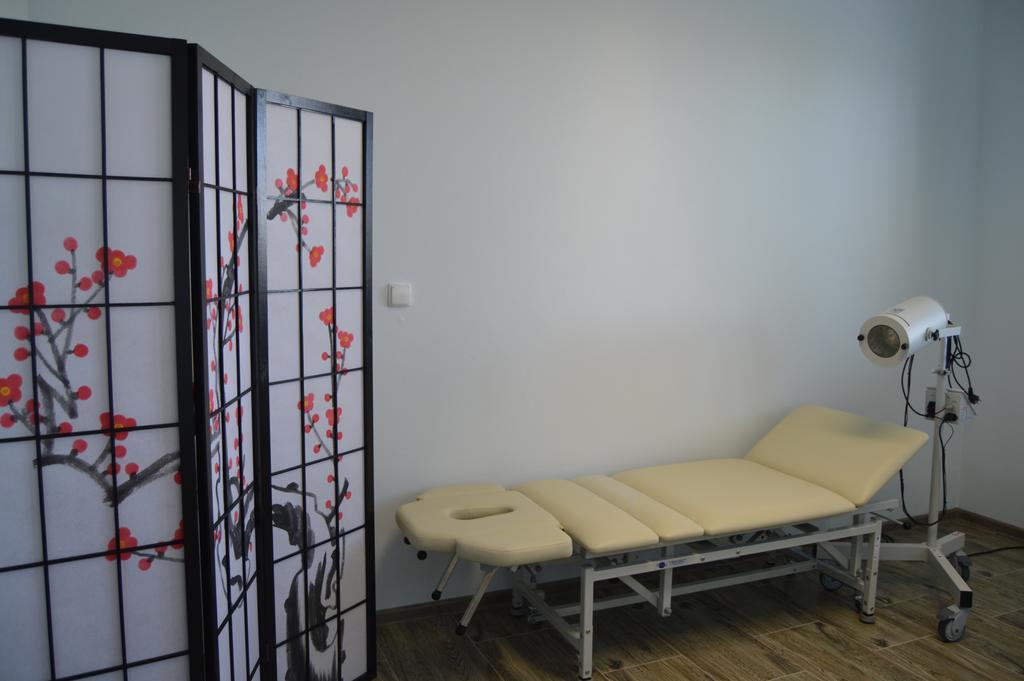 Osrodek Bialy Lew Bed & Breakfast Wojciechow  Ngoại thất bức ảnh