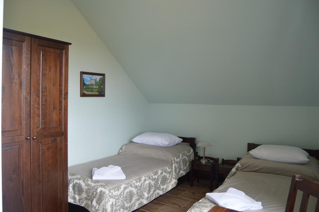 Osrodek Bialy Lew Bed & Breakfast Wojciechow  Ngoại thất bức ảnh