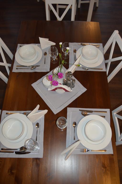 Osrodek Bialy Lew Bed & Breakfast Wojciechow  Ngoại thất bức ảnh
