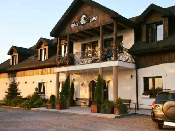 Osrodek Bialy Lew Bed & Breakfast Wojciechow  Ngoại thất bức ảnh